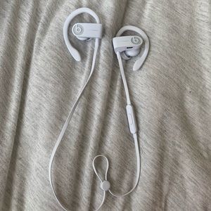 Powerbeats3